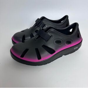 OOFOS  Black and Pink